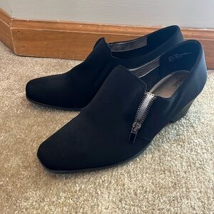 Black wedge heeled booties, women’s 11